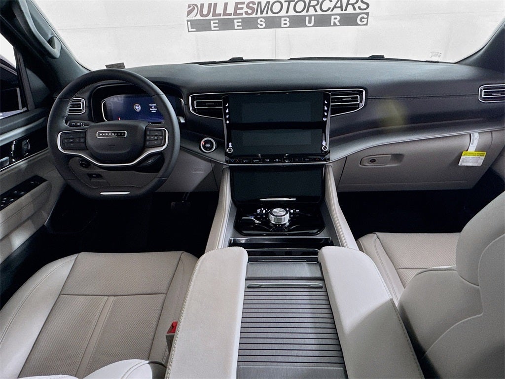2025 Jeep Wagoneer Base