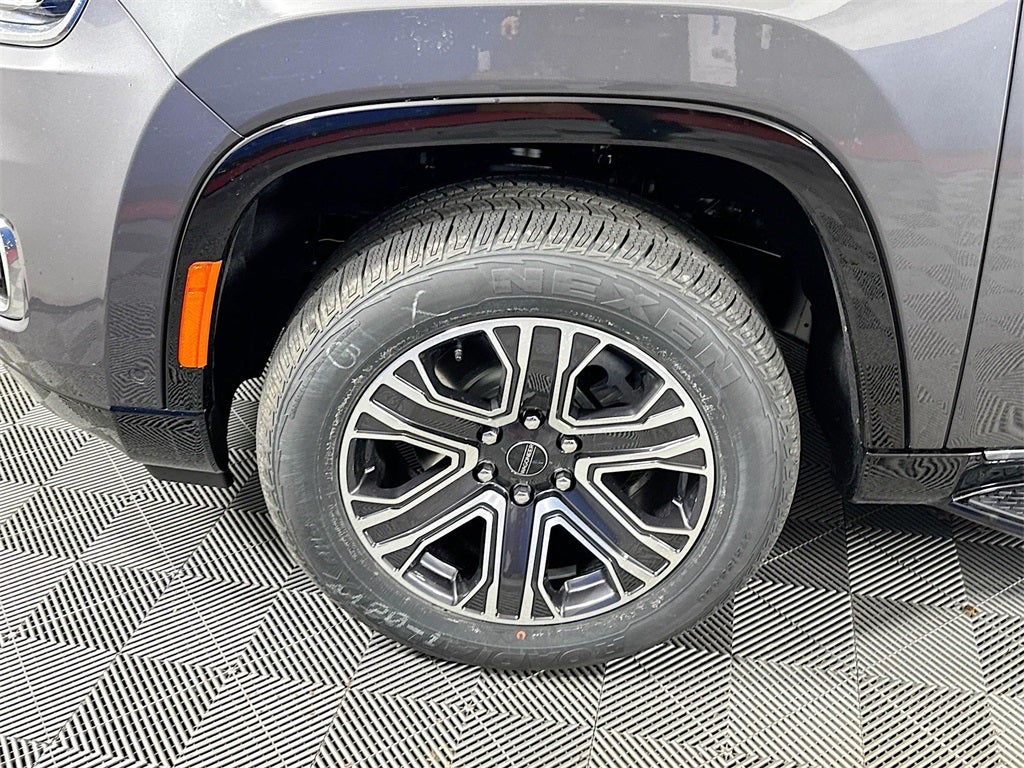 2025 Jeep Wagoneer Base