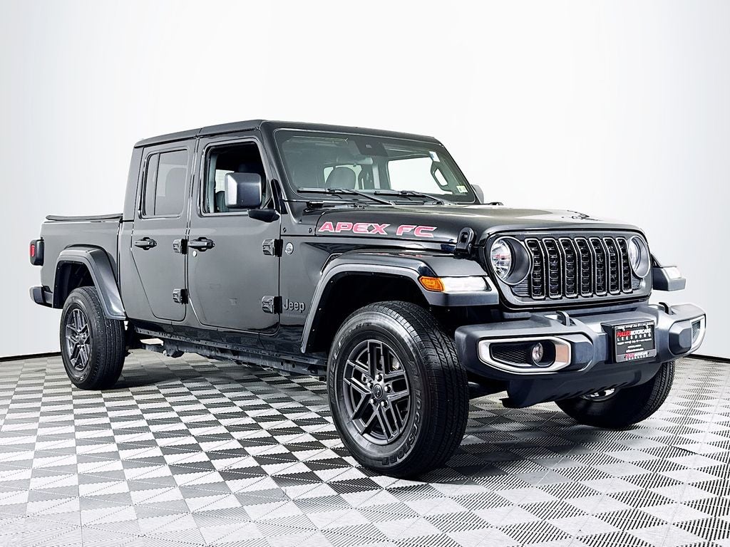 2024 Jeep Gladiator Sport S's photo
