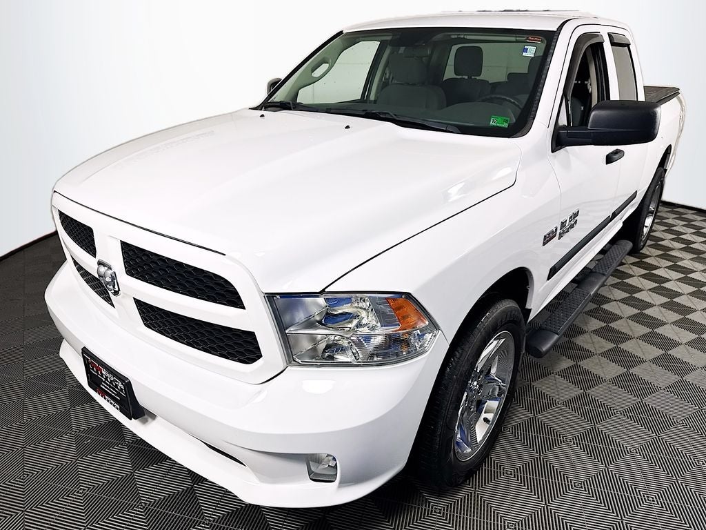 2017 RAM 1500 Express QUAD CAB 4X4