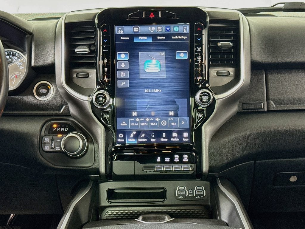 2022 RAM 1500 Big Horn/Lone Star Quad Cab 4X4(5.7L V8 HEMI) Power Sunroof +Barnesdo