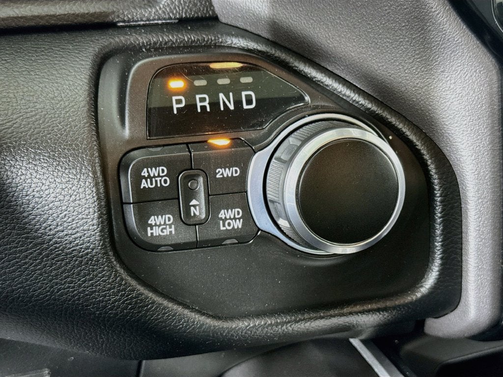 2022 RAM 1500 Big Horn/Lone Star Quad Cab 4X4(5.7L V8 HEMI) Power Sunroof +Barnesdo