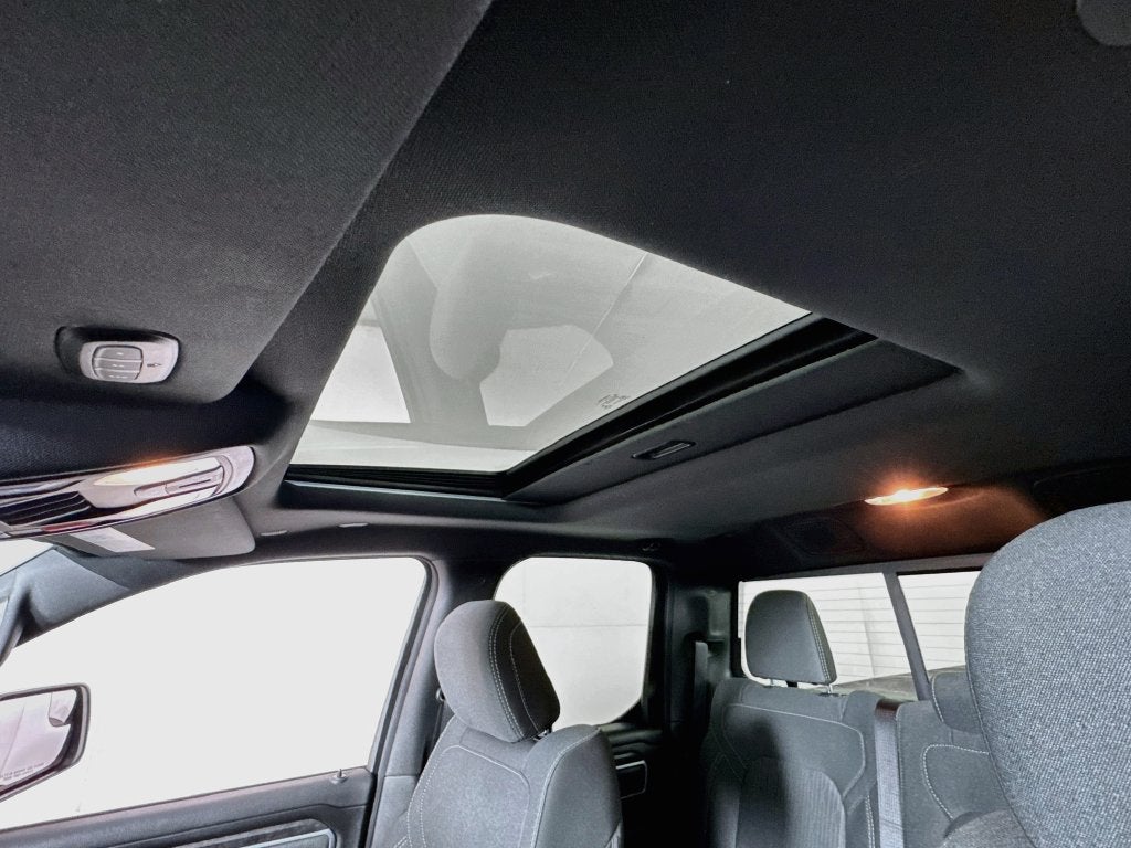 2022 RAM 1500 Big Horn/Lone Star Quad Cab 4X4(5.7L V8 HEMI) Power Sunroof +Barnesdo