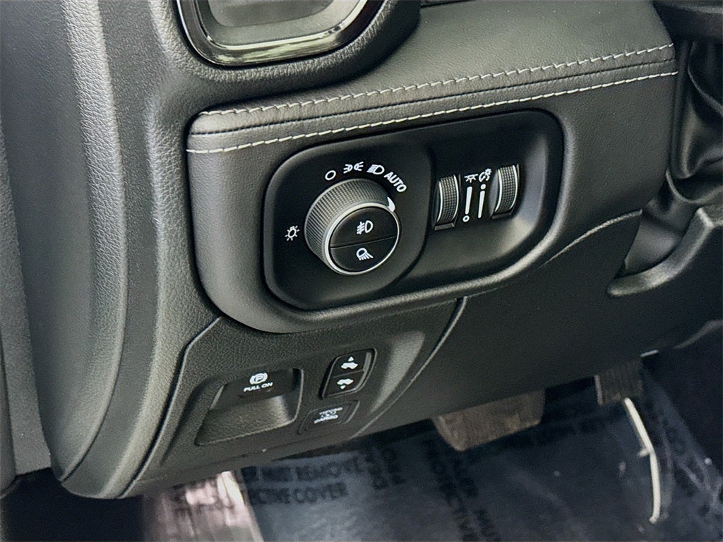 2025 RAM 1500 Limited | Pano Roof | Heated/Cooled Leather