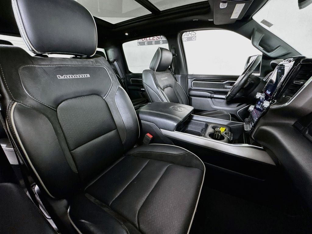 2020 RAM 1500 Laramie CREW CAB 4X4