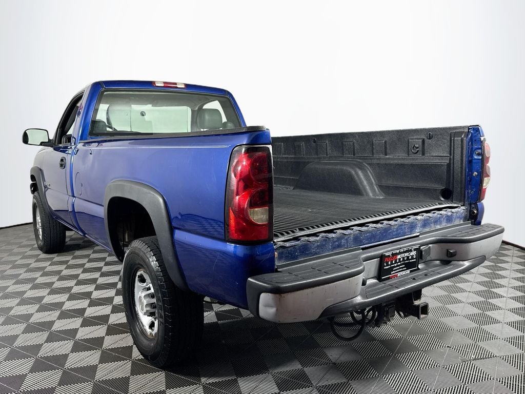 2004 Chevrolet Silverado 2500HD Work Truck