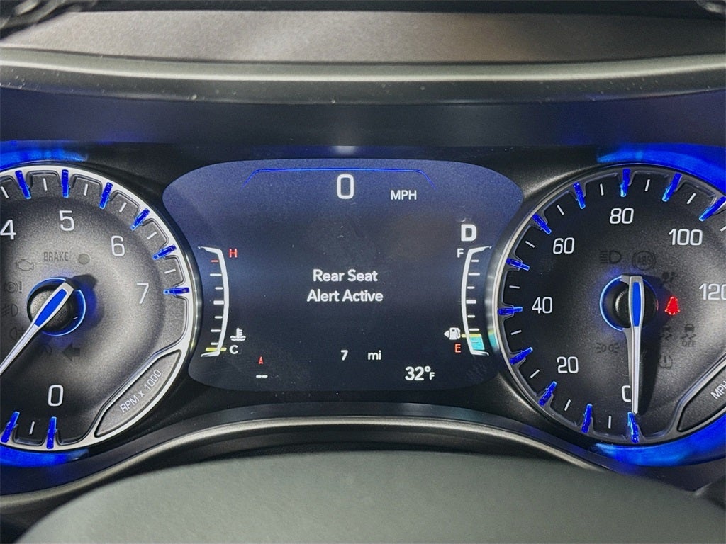 2026 Chrysler Pacifica Select