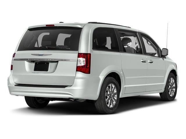 2016 Chrysler Town & Country Touring
