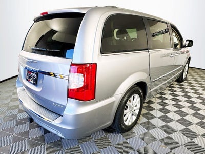 2015 Chrysler Town & Country Limited-Platinum