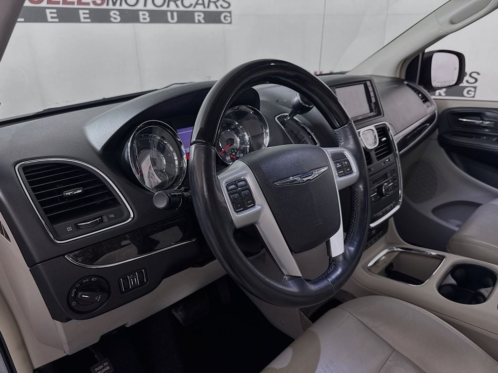 2015 Chrysler Town & Country Limited-Platinum