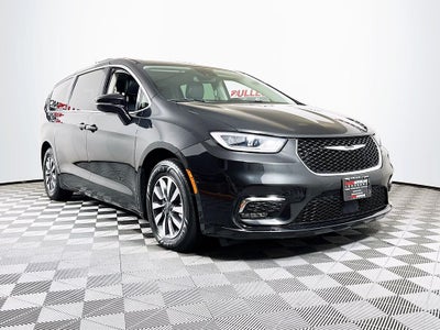 2022 Chrysler Pacifica Hybrid Touring L