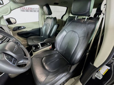 2022 Chrysler Pacifica Hybrid Touring L