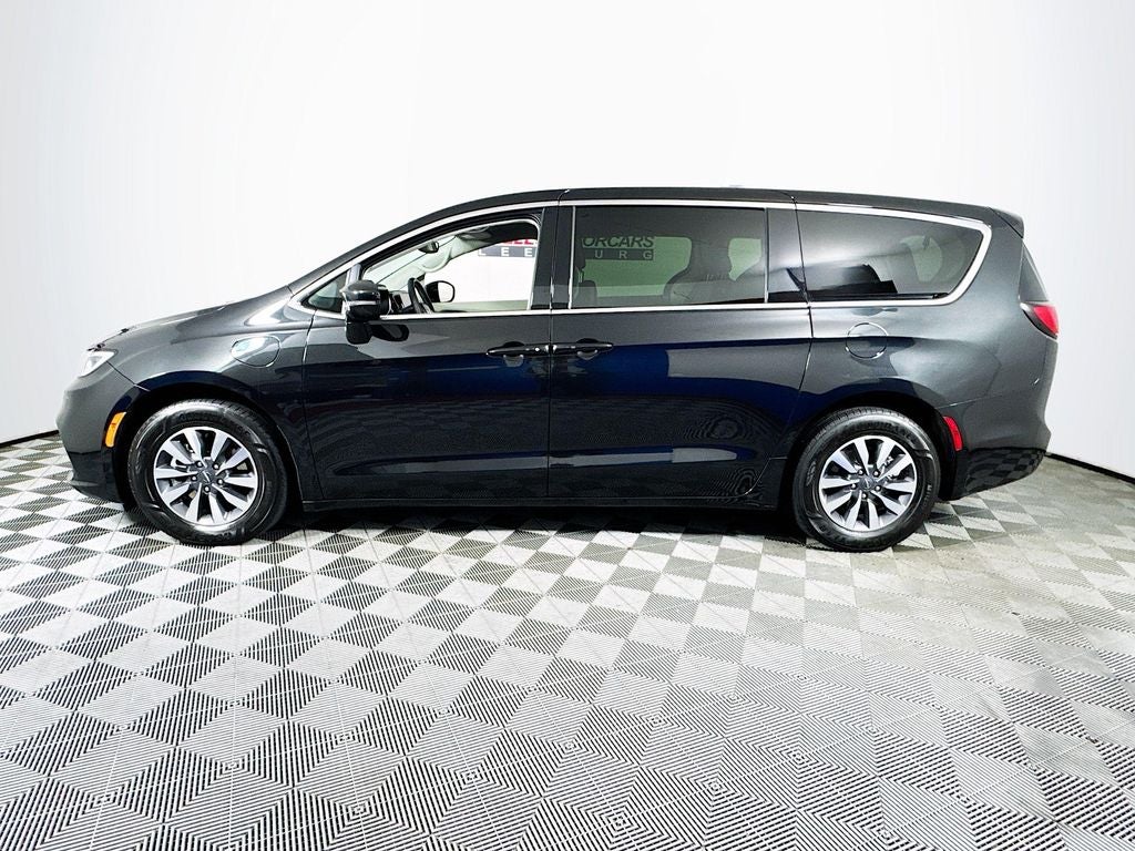 2022 Chrysler Pacifica Hybrid Touring L
