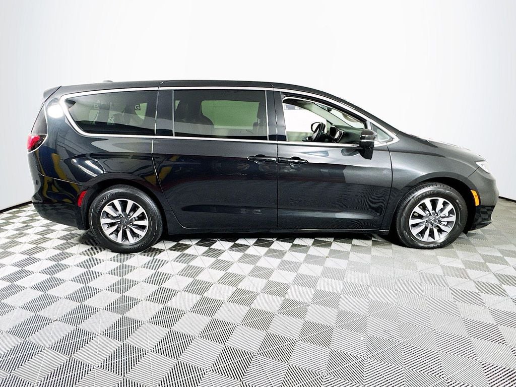 2022 Chrysler Pacifica Hybrid Touring L