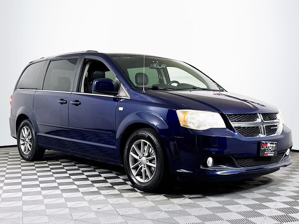 2014 Dodge Grand Caravan SXT 30th Anniversary's photo