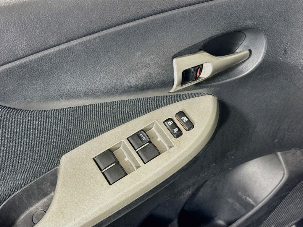2011 Toyota Corolla S Preferred O wner's Portfolio