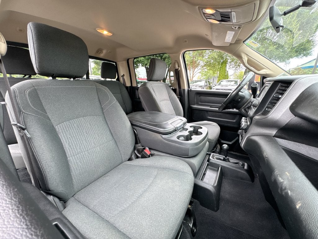 2020 RAM 3500 Tradesman Crew Cab 4X4 Long Box 6.7 L 16 Turbodisiel
