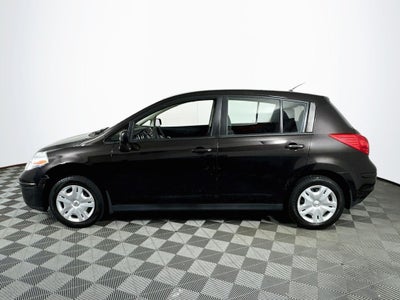 2011 Nissan Versa 1.8 S 5DR-Hatchback