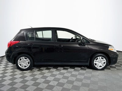 2011 Nissan Versa 1.8 S 5DR-Hatchback