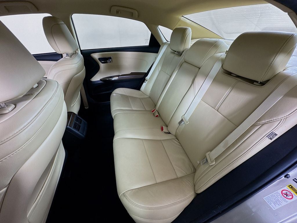2015 Toyota Avalon XLE Perferred Owners Portfolio