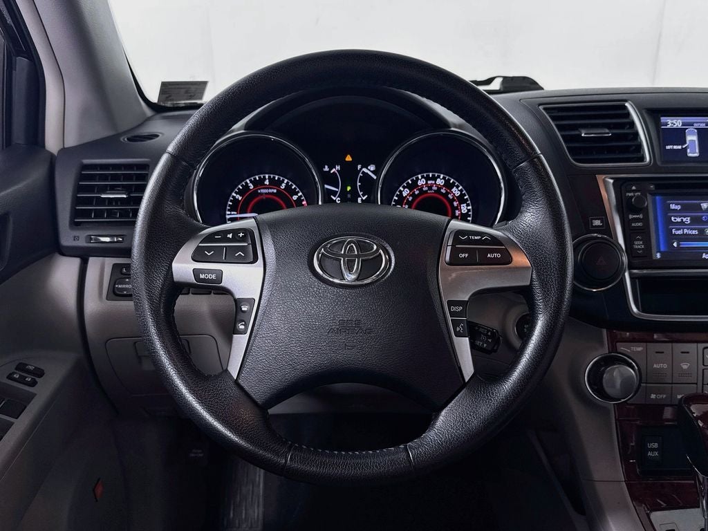 2013 Toyota Highlander Limited Preferred Owner's Portfolio