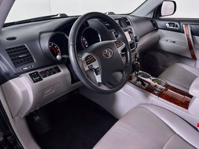 2013 Toyota Highlander Limited Preferred Owner's Portfolio