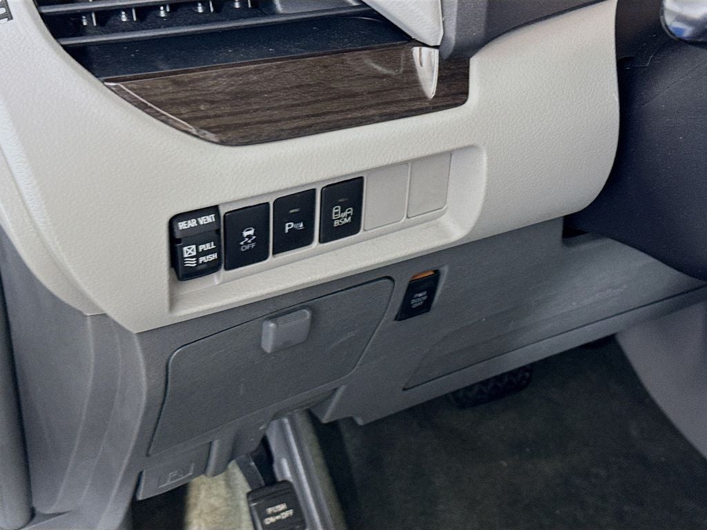 2017 Toyota Sienna XLE Premium 7 Passenger