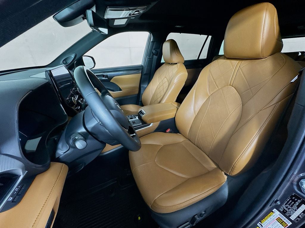 2023 Toyota Highlander Platinum