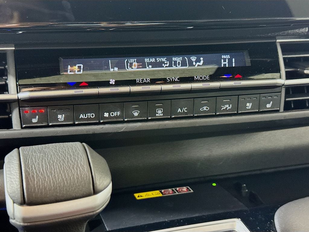 2025 Toyota Sienna Platinum-Hybrid 7 Passenger