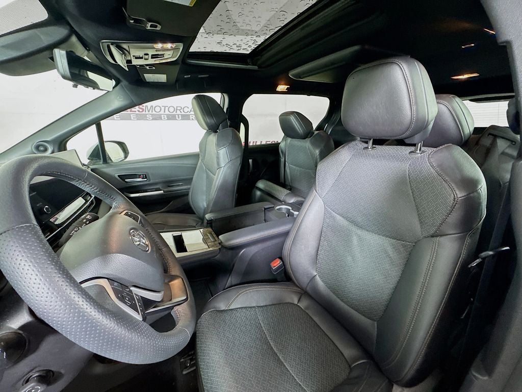 2025 Toyota Sienna Platinum-Hybrid 7 Passenger