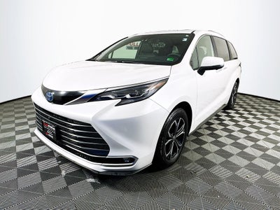 2025 Toyota Sienna Platinum-Hybrid 7 Passenger
