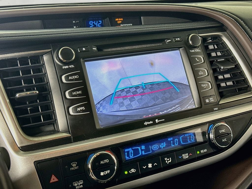 2015 Toyota Highlander XLE V6 AWD Preferred Owner's Portfolio