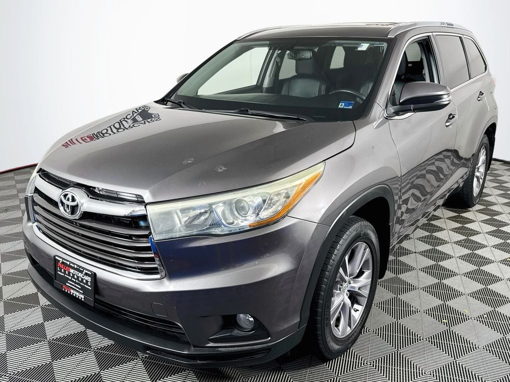 2015 Toyota Highlander XLE V6 AWD Preferred Owner's Portfolio