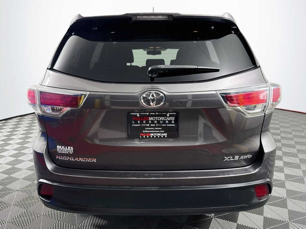 2015 Toyota Highlander XLE V6 AWD Preferred Owner's Portfolio