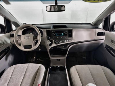 2014 Toyota Sienna LE 8 Passenger