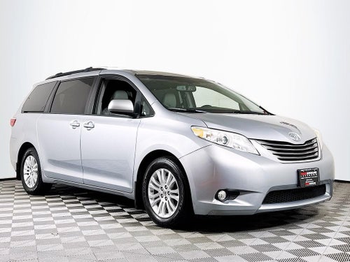 2015 Toyota Sienna XLE Premium 8 Passenger