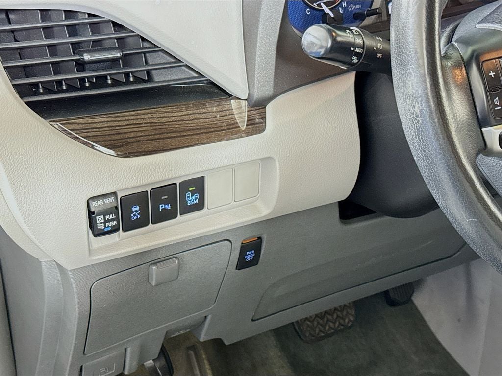 2015 Toyota Sienna XLE Premium 8 Passenger
