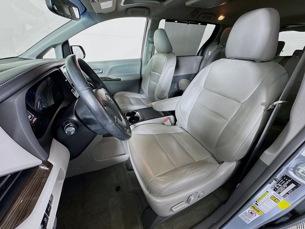2015 Toyota Sienna XLE Premium 8 Passenger