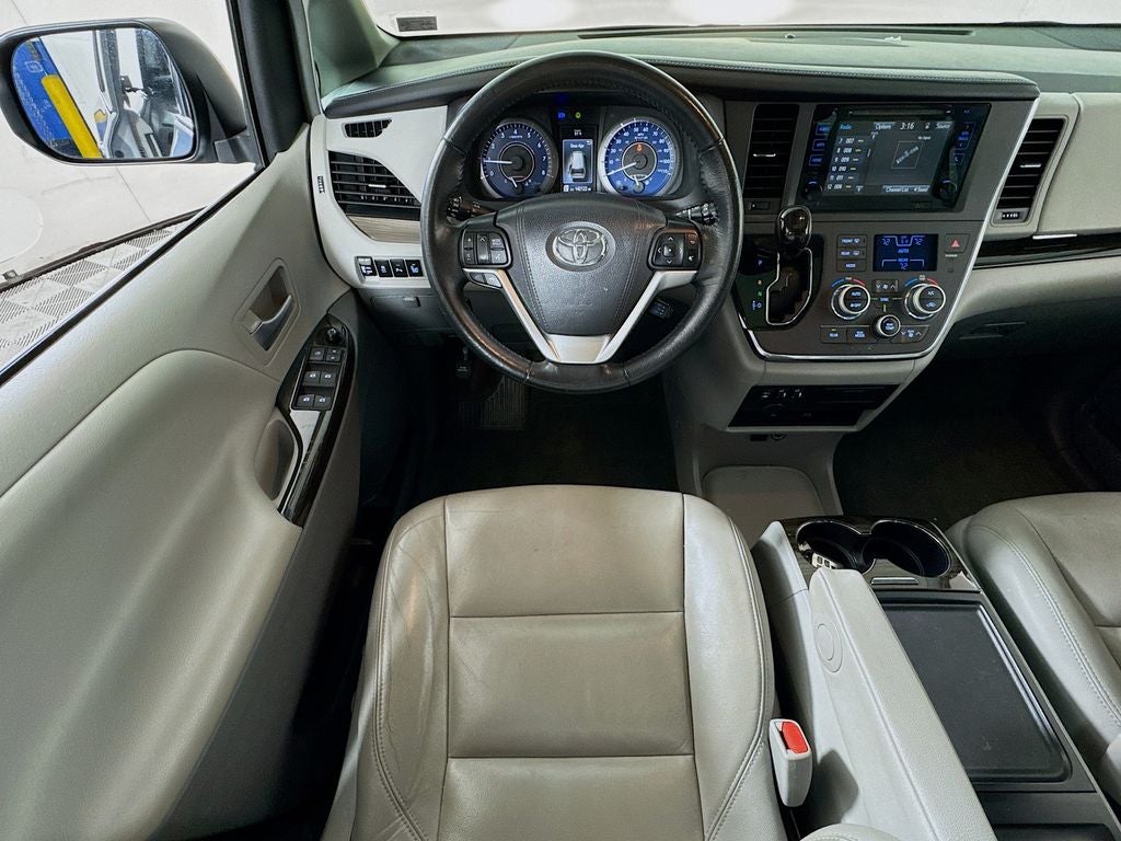 2015 Toyota Sienna XLE Premium 8 Passenger