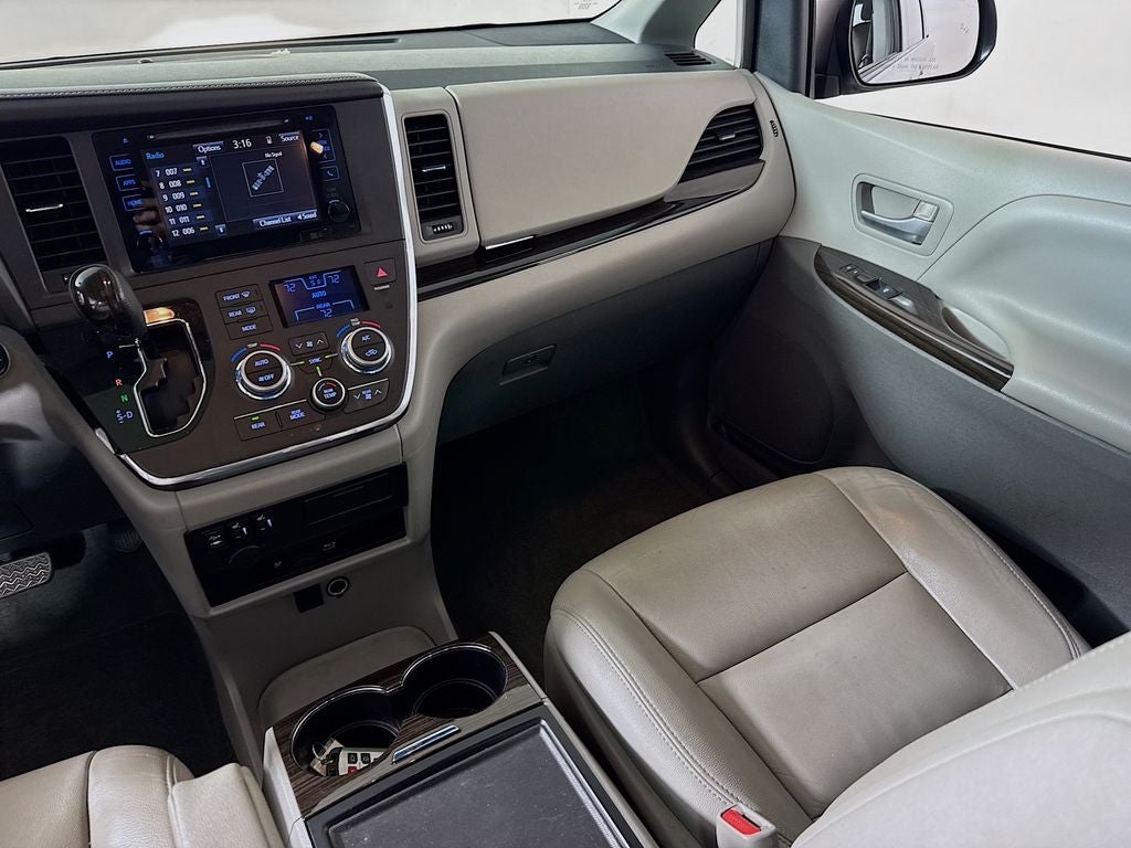 2015 Toyota Sienna XLE Premium 8 Passenger