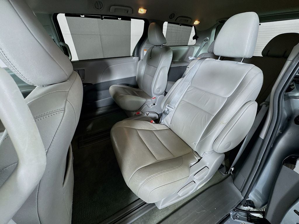 2015 Toyota Sienna XLE Premium 8 Passenger