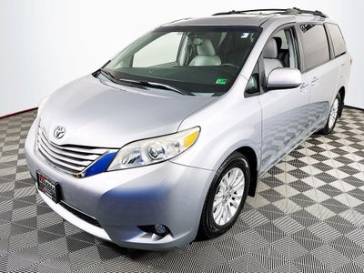 2015 Toyota Sienna XLE Premium 8 Passenger