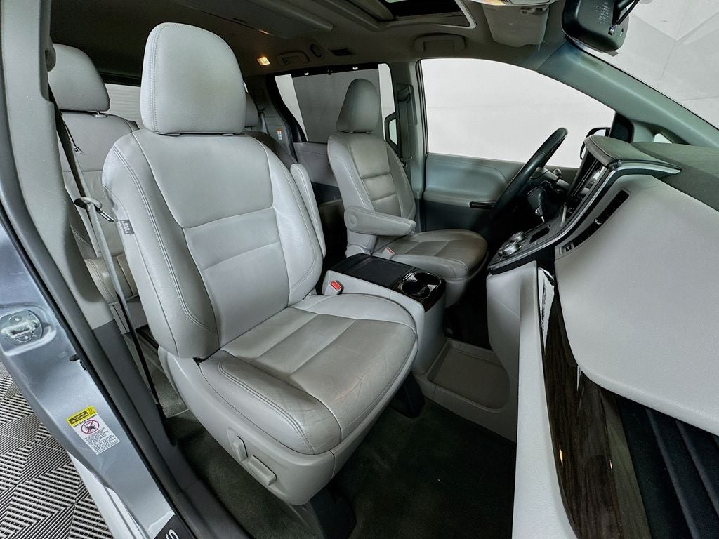 2015 Toyota Sienna XLE Premium 8 Passenger