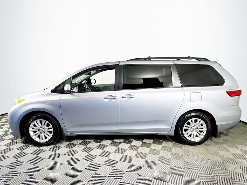 2015 Toyota Sienna XLE Premium 8 Passenger
