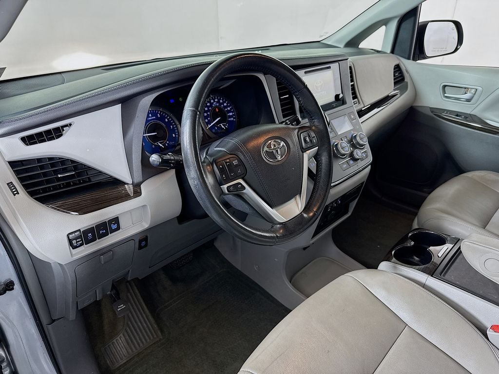 2015 Toyota Sienna XLE Premium 8 Passenger