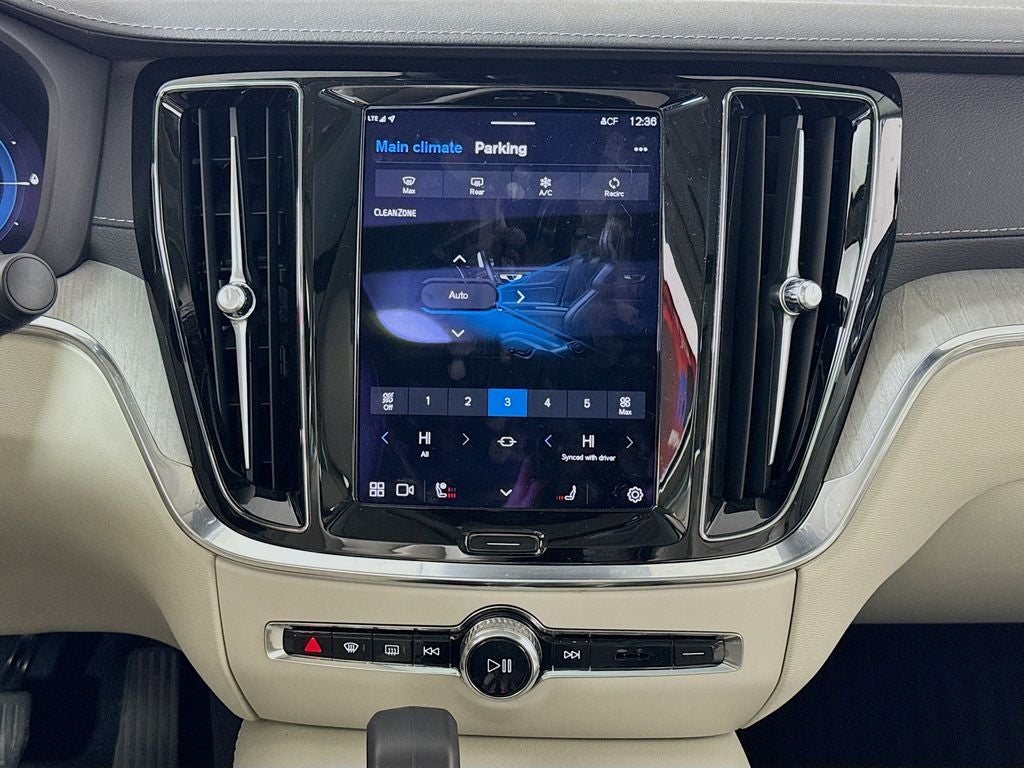 2024 Volvo S60 Recharge Plug-In Hybrid Ultimate