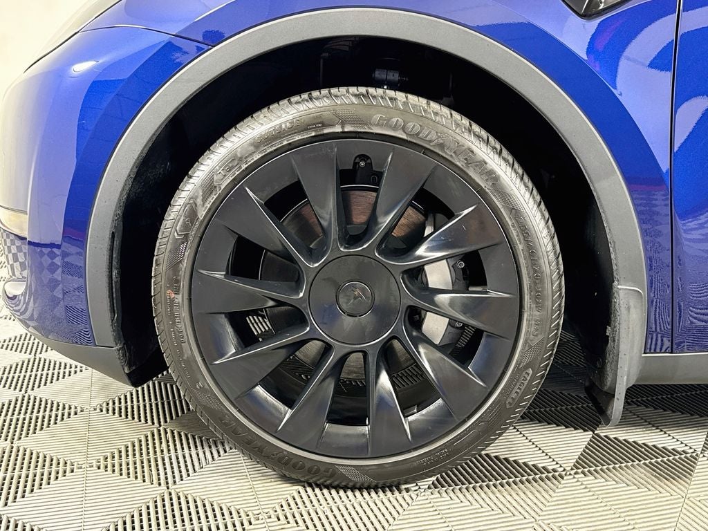 2023 Tesla Model Y Long Range Computer 4