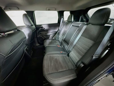 2023 Mitsubishi Outlander SE