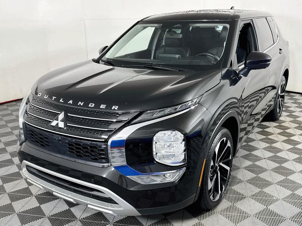 2023 Mitsubishi Outlander SE