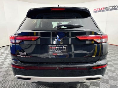 2023 Mitsubishi Outlander SE